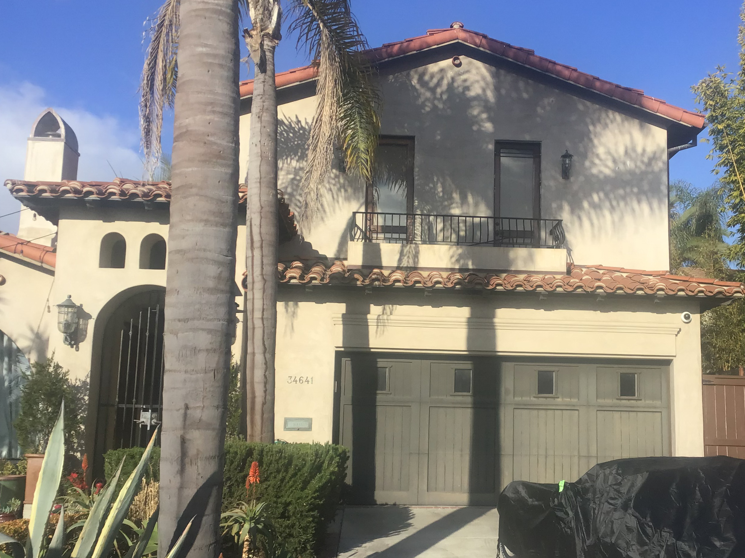 old wood garage door before retrofit